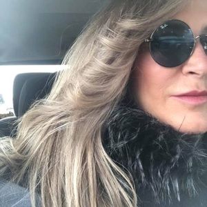 Meet your Posher, Deborah